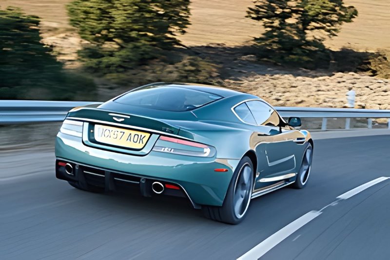 How much is a 2017 Ford Focus Titanium worth?