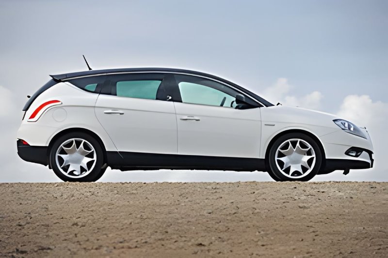 Who owns Ford of Winsford?