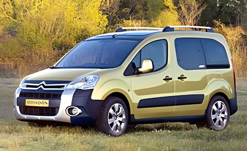 Is Astra bigger than Corsa?