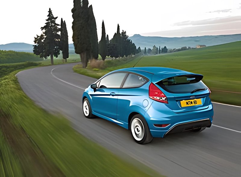 How many miles per gallon does a 2024 Ford Maverick get?