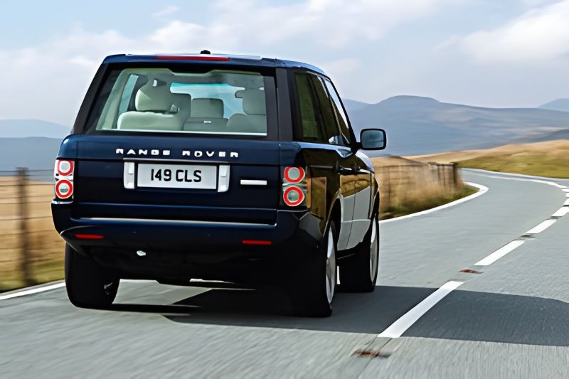 What year did Tacoma go to 3.5 V6?