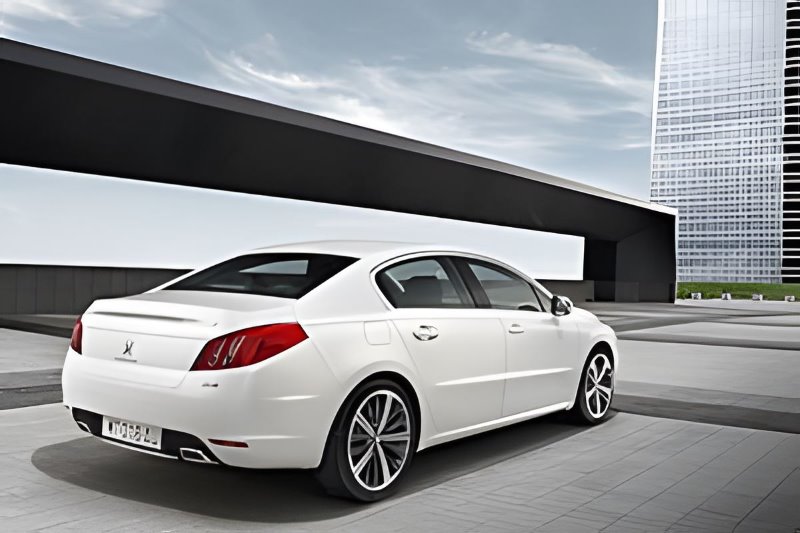 Is Ford Focus hatchback discontinued?