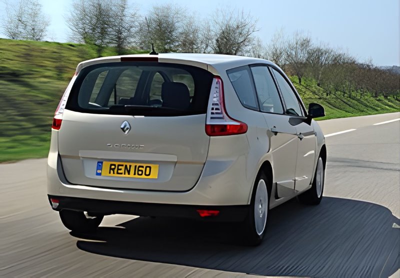 Electric car marketplace lacks spark