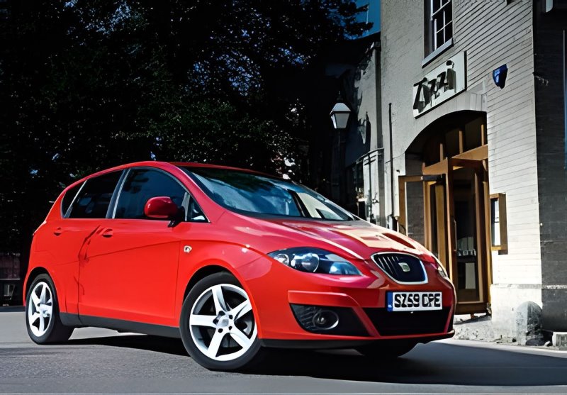 How much does a 2017 Ford Focus weight in kg?