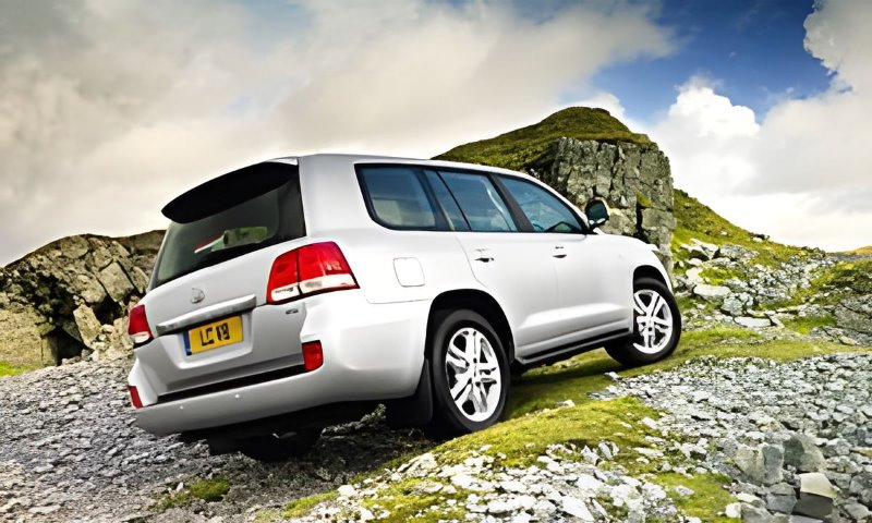 Will car prices drop in 2023 UK?