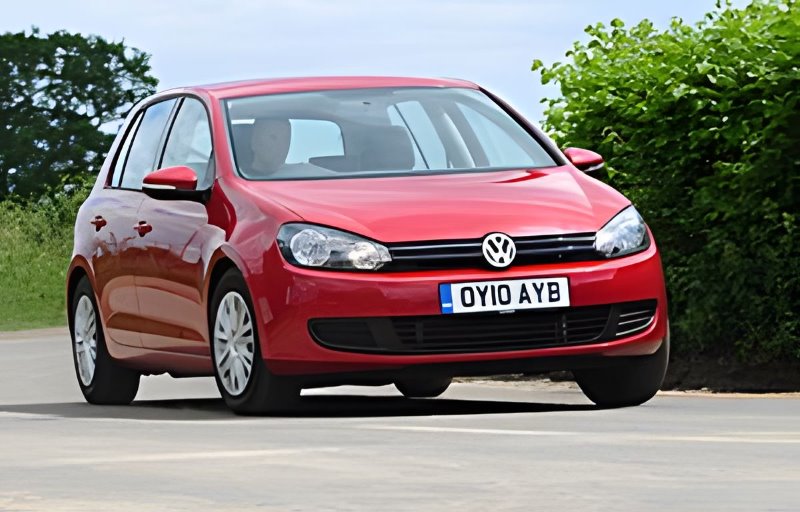 Is Fiat Panda better than Fiat 500?